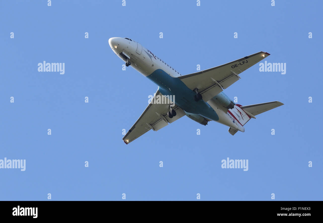 Fokker F70, Registrierung OE-LFJ von Austrian Airlines Landung auf Zagreb Flughafen Pleso am 10. Juni 2015 Stockfoto