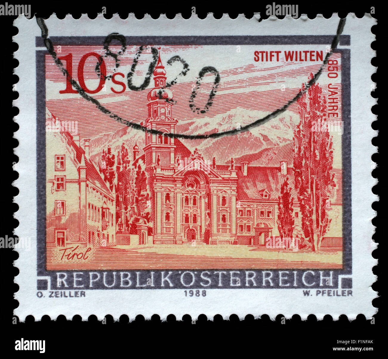 Briefmarke gedruckt in Österreich zeigt Wilten Abbey in Tirol aus der Serie Klöster und Abteien in Österreich, ca. 1988 Stockfoto