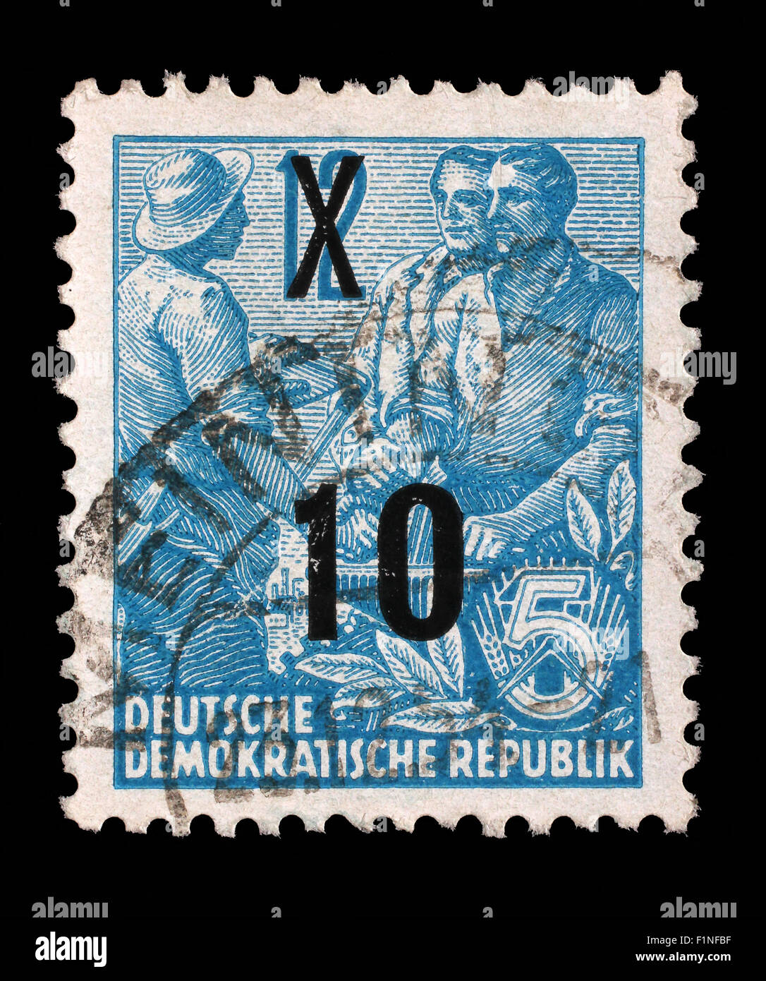 Briefmarke gedruckt in der DDR, zeigt Bauern, Arbeiter, intellektuelle ...
