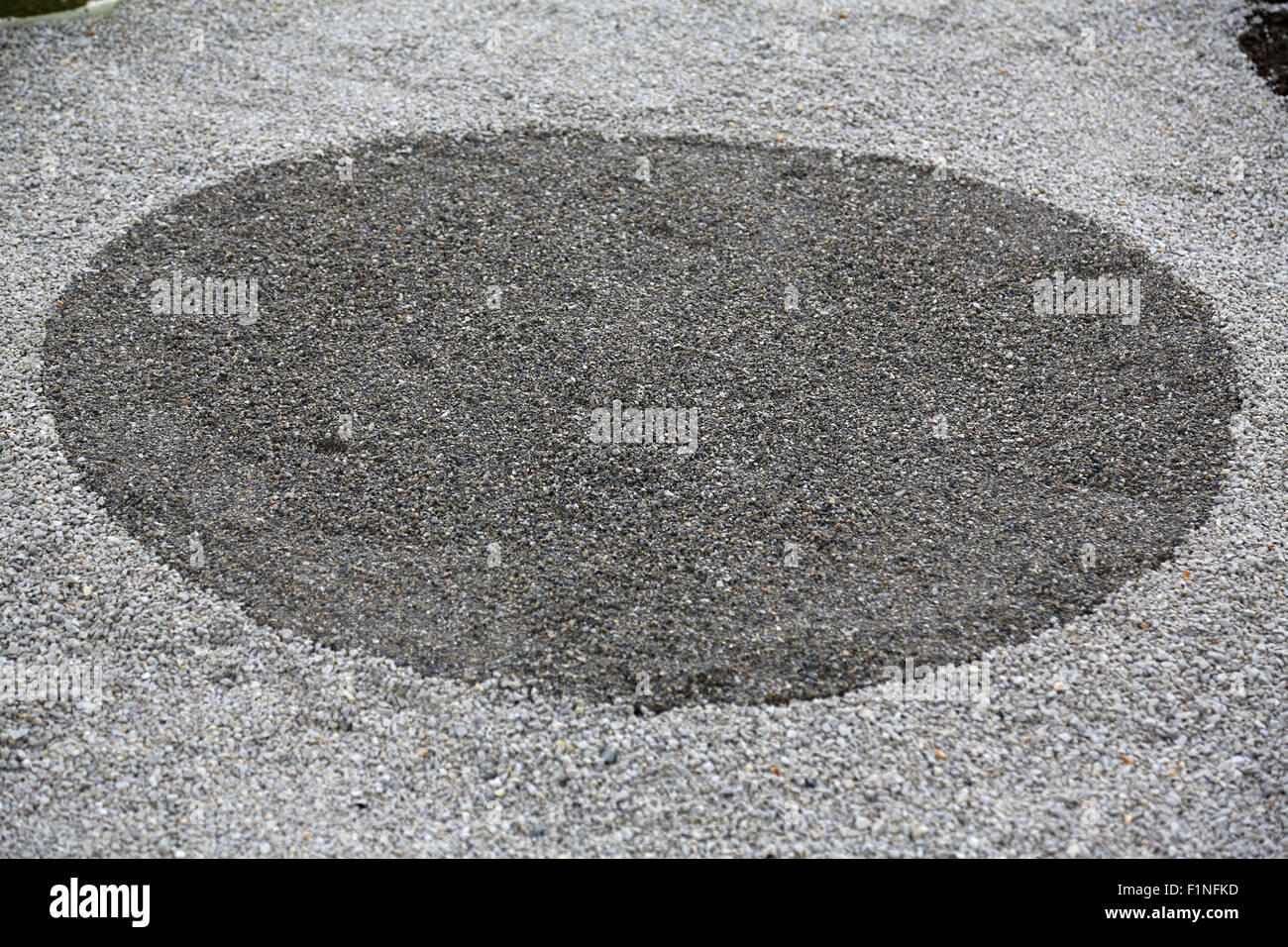 Garten-Design, mit harten Landschaftsbau, mit Gestaltung, Pflasterung, Felsen und Kieselsteine Stockfoto