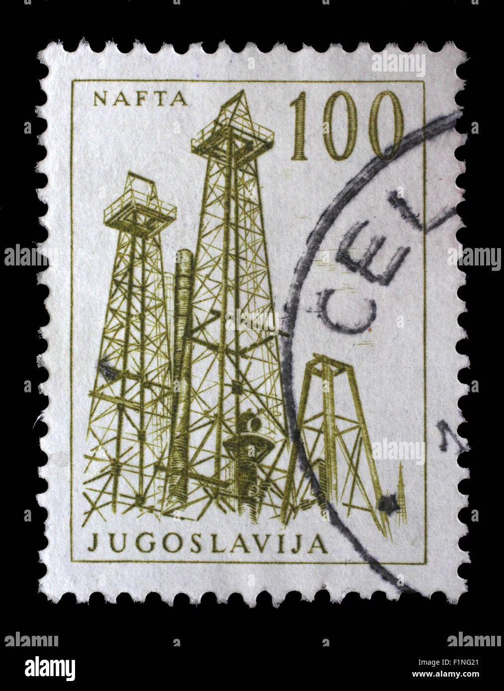 Briefmarke gedruckt in Jugoslawien zeigt eine Öl-Bohrtürme, Nafta, mit der gleichen Inschrift aus Serie "Industriellen Fortschritts" ca. 1958 Stockfoto