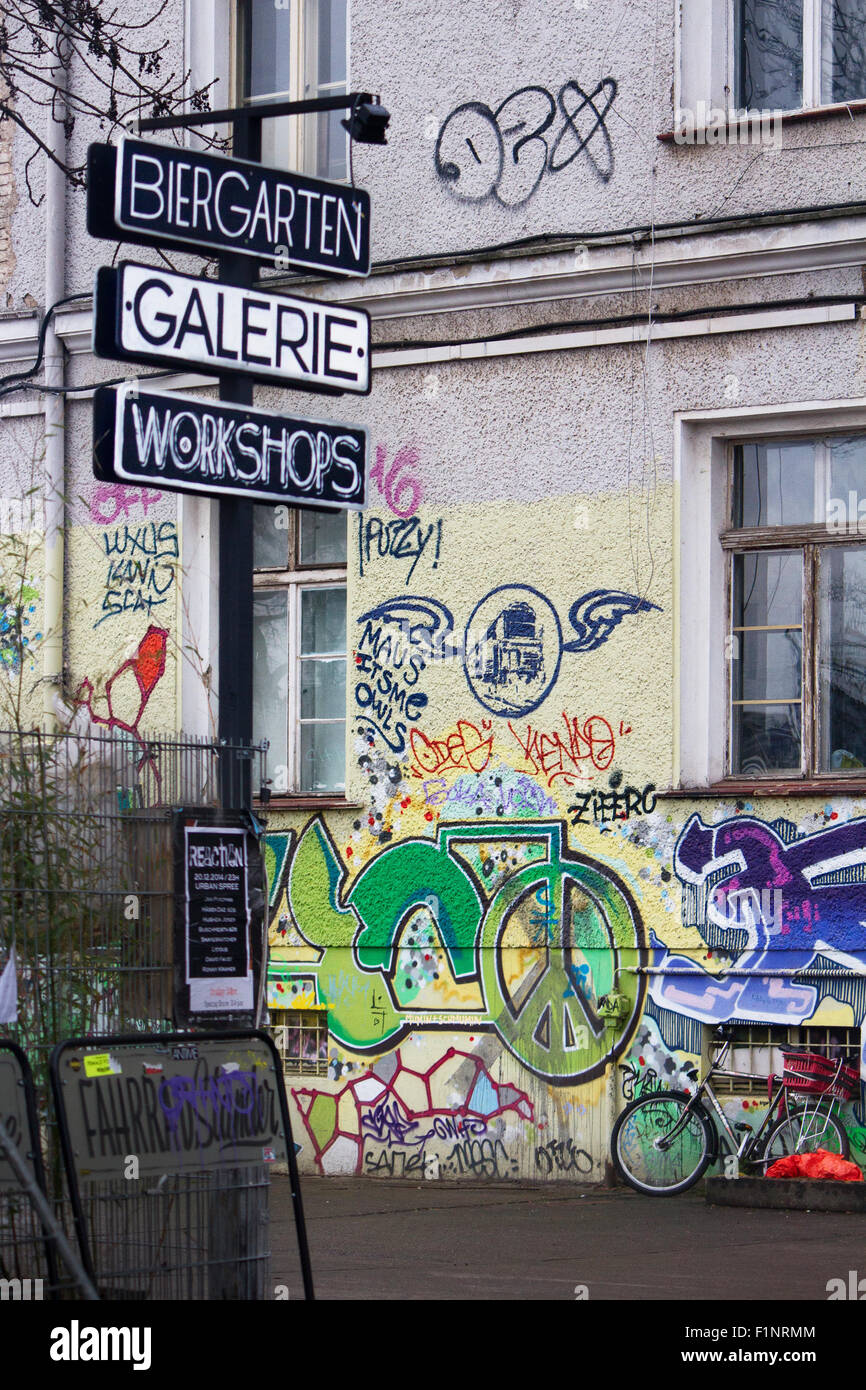 Europa; Deutschland; Berlin; Graffiti; Street-Art; Revaler Str. 99; Revaler Straße; Friedrichshain; Fabrik; Signale; Galerie; Intensiven Stockfoto