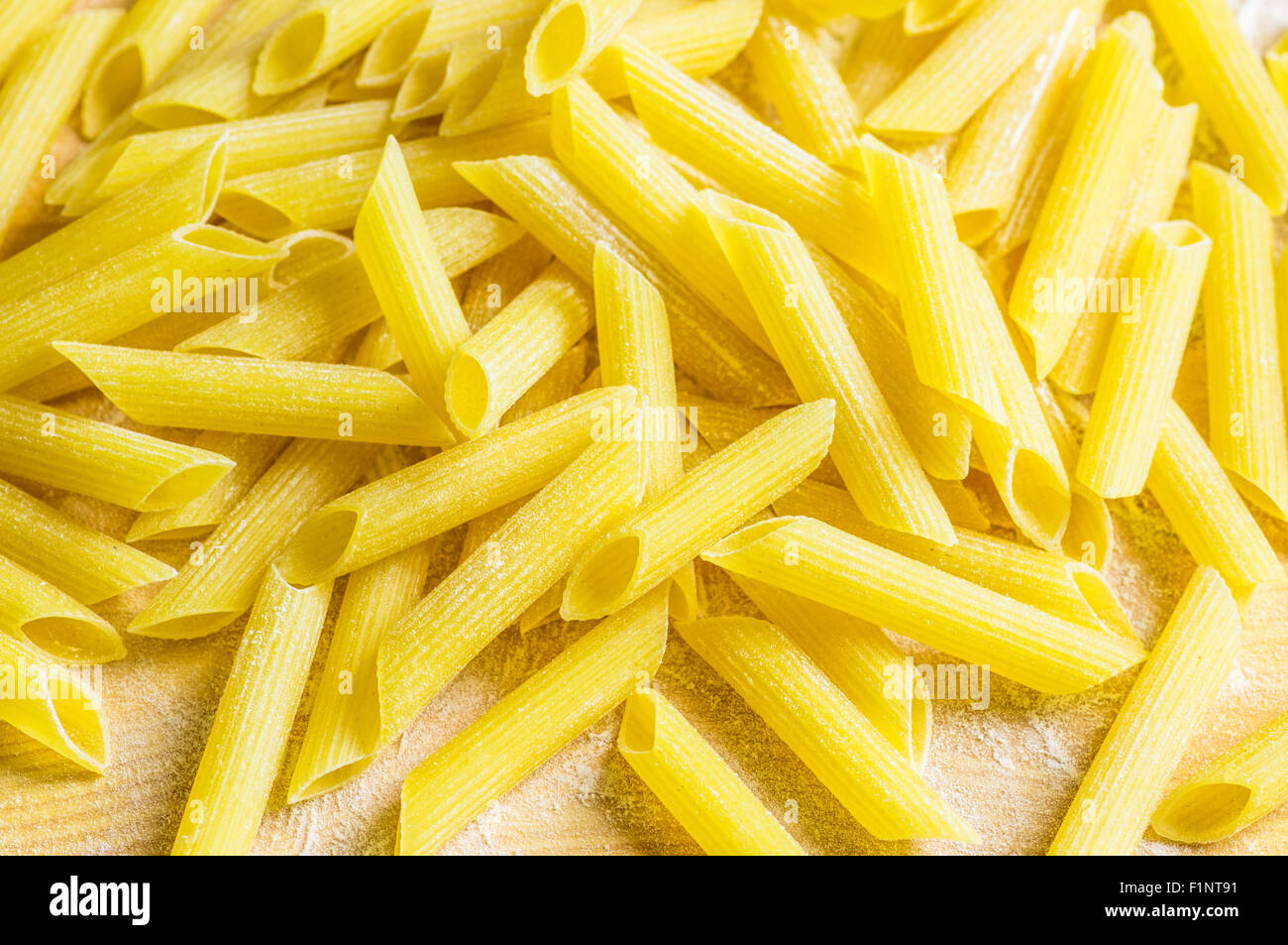 Hintergrund der trockenen Makkaroni Nudeln Draufsicht Stockfoto