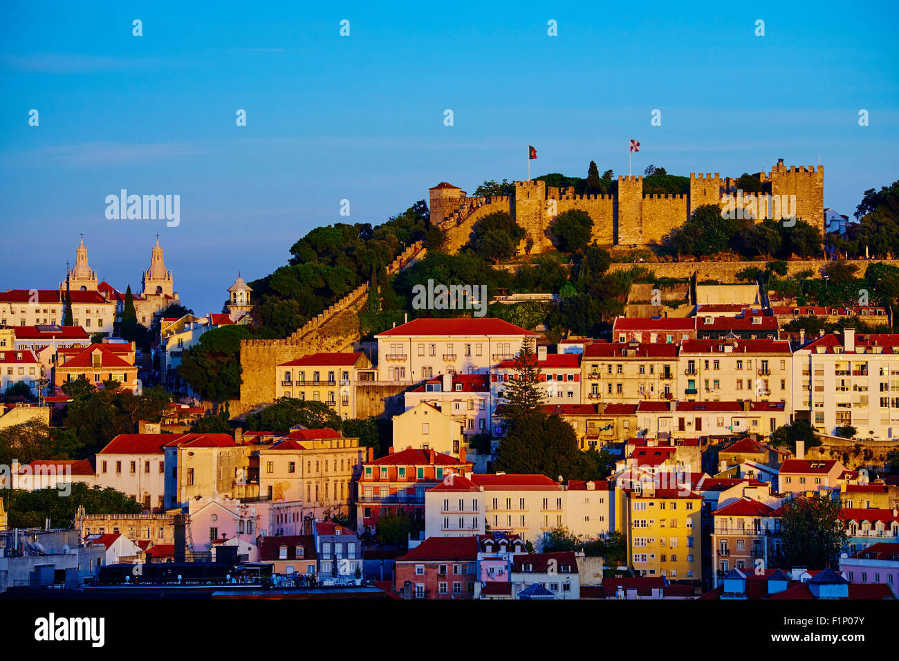 Portugal, Lissabon, Stadt und Castelo Sao Jorge oder Saint Georges Castle Stockfoto