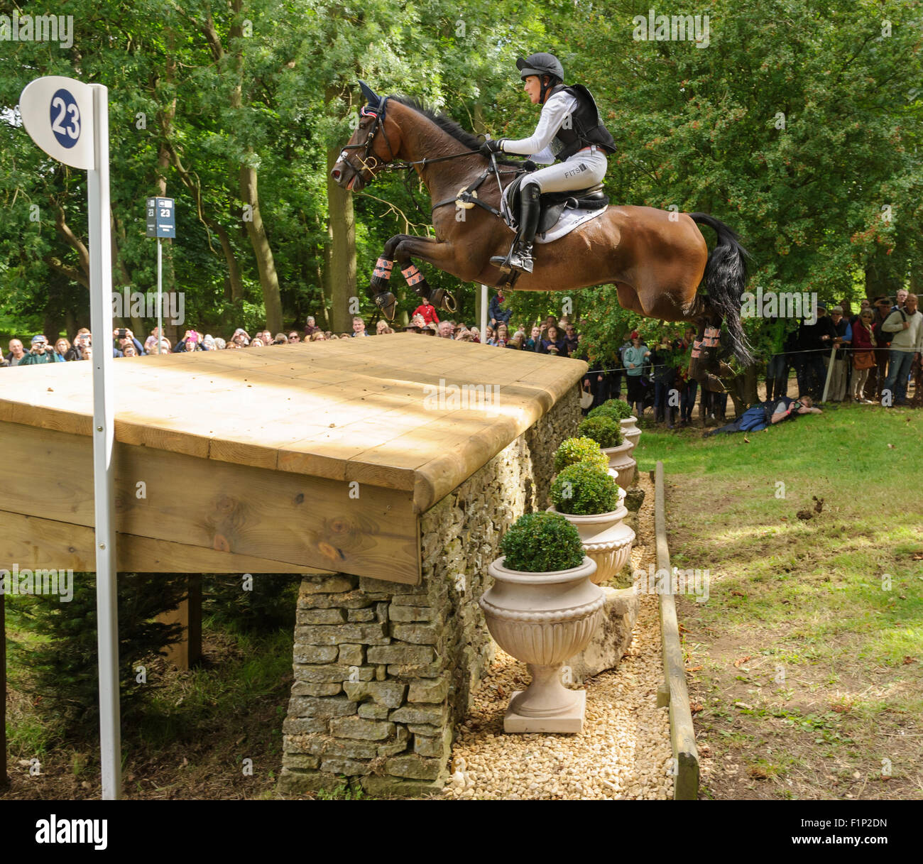 Stamford, Lincs, UK. 5. September 2015. Laine Ashker und ANTHONY PATCH - Cross-Country-Phase - Land Rover Burghley Horse Trials, 5. September 2015. Bildnachweis: Nico Morgan/Alamy Live-Nachrichten Stockfoto
