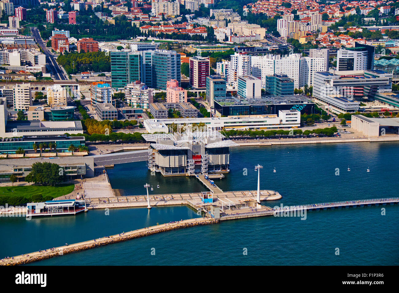 Portugal, Lissabon, Ozeanarium (Oceanario de Lisboa) in den Park der Nationen (Parque Das Nacoes Portugal, Lissabon, Ozeanarium (Oceanario de Lisboa) in den Park der Nationen (Parque Das Nacoes