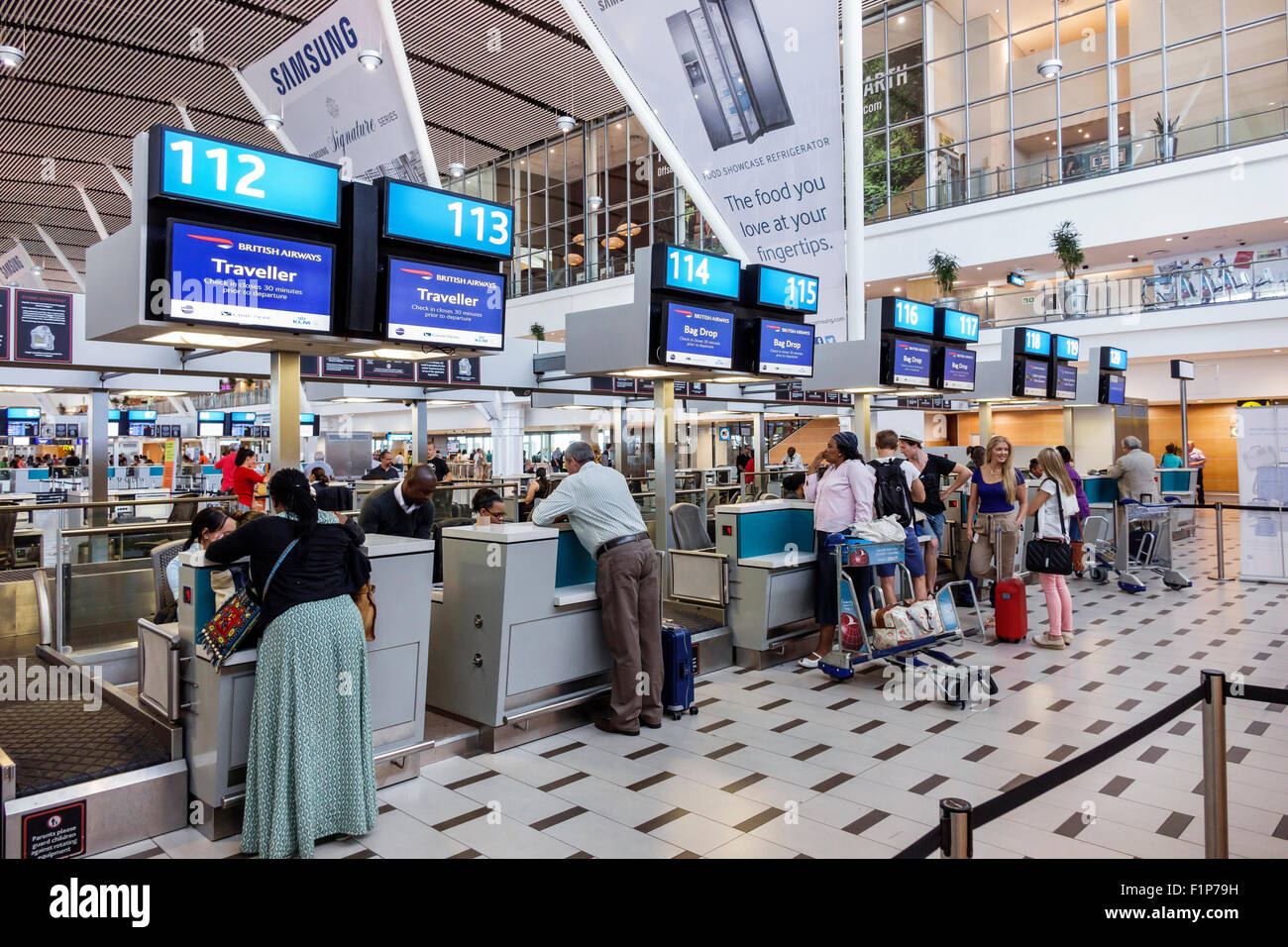 Kapstadt Südafrika, Internationaler Flughafen, CPT, Terminal, innen, British Airways, Ticketschalter, Check-in-Schalter, Schlange, Schlange, SAfri150313009 Stockfoto