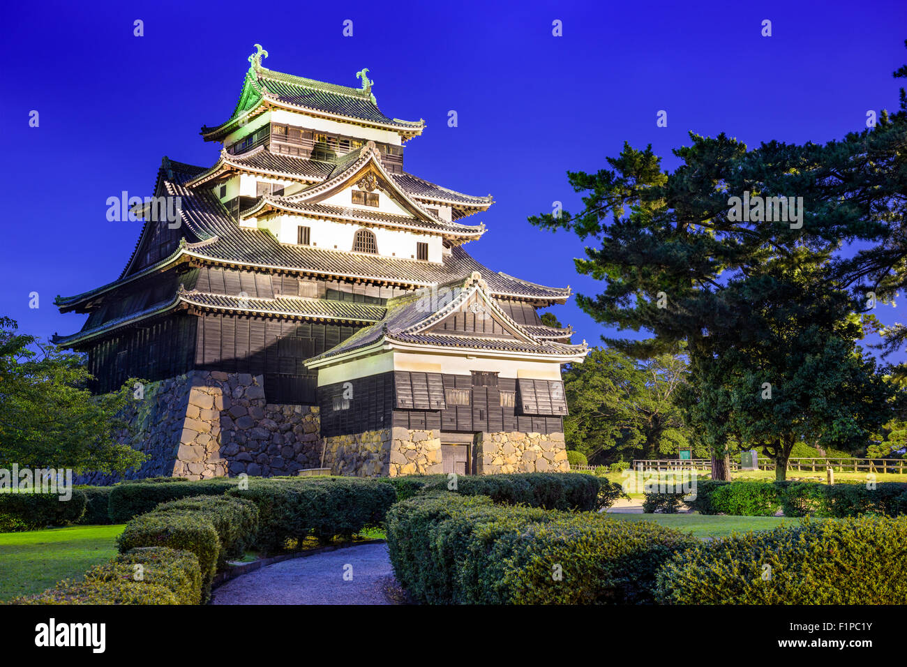 Matsue, Japan auf der Burg. Das Schloss verfügt über eines der wenigen ursprünglichen Burg hält im Land. Stockfoto
