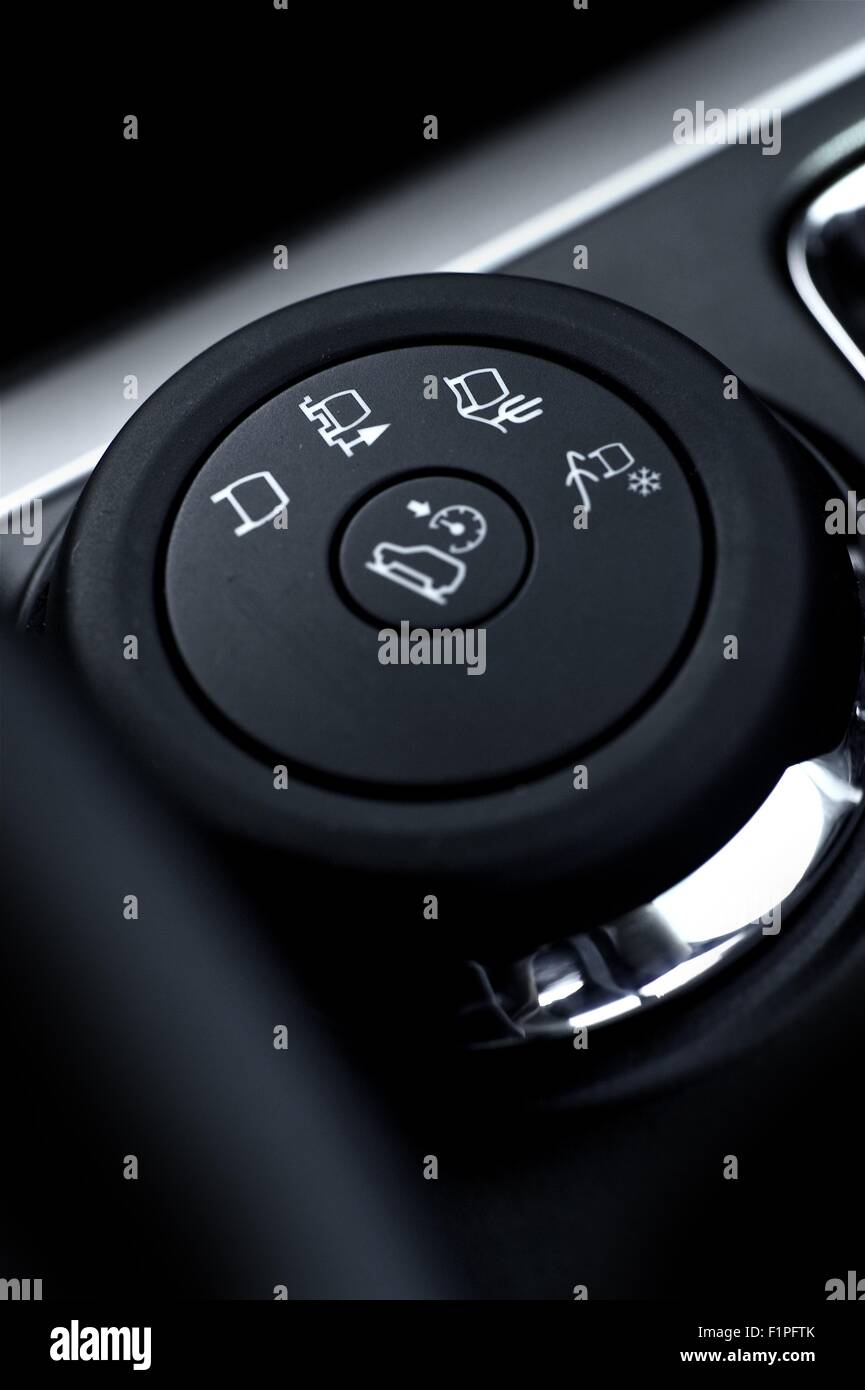 Treibende Bedingungen Switcher. Trocknen Sie Laufwerk, Schnee, Sand fahren. Sport Utility Vehicle Traction Control-Schalter - enge heraus. Stockfoto