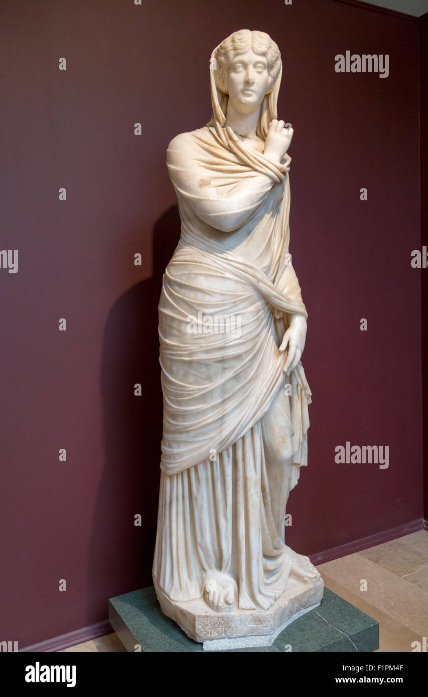 Statue von Cornelia Antonia im Archäologie Museum in Istanbul Türkei Stockfoto