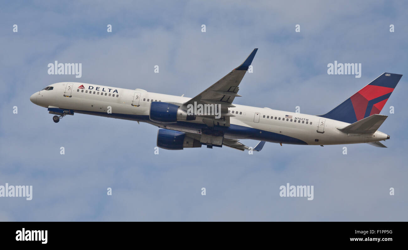 Delta Air Lines Boeing 757 N702Tw vom Flughafen London Heathrow LHR Stockfoto