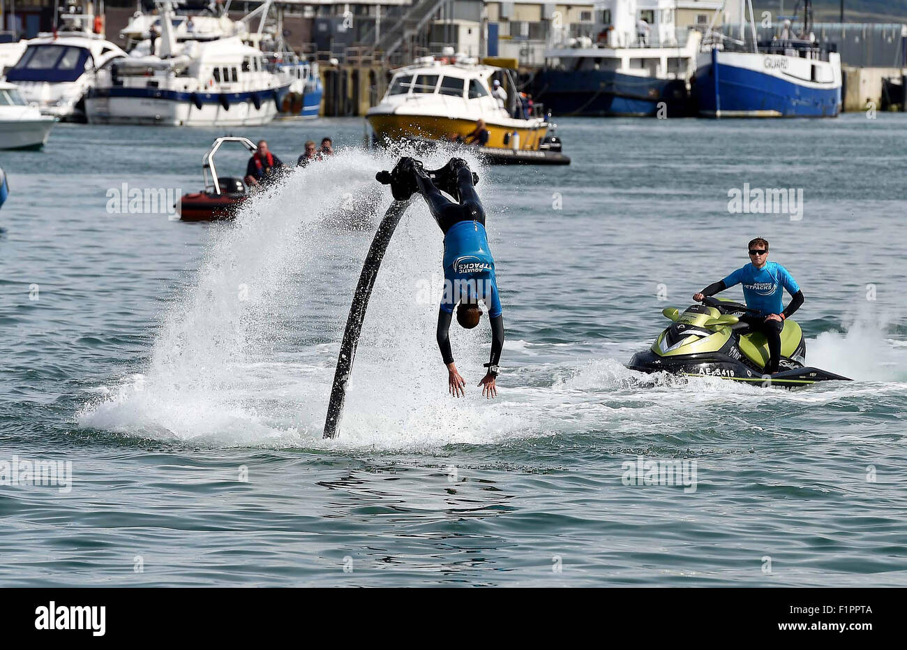 Flyboard Anzeige bei Waterfest, Weymouth, Dorset, England, UK Stockfoto