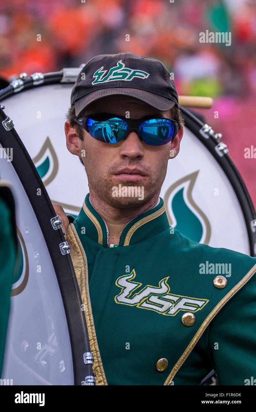 Tampa, Florida, USA. 5. September 2015. USF Bandmitglied vor dem Spiel zwischen USF & Florida A & M im Raymond James Stadium in Tampa, FL Credit Bild: Del Mecum Credit: Cal Sport Media/Alamy Live News Stockfoto