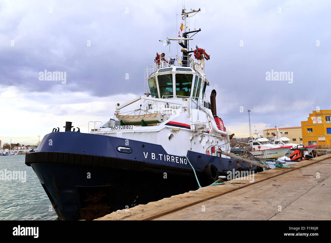 Schlepper vor Anker in Puerto de Burriana Stockfoto
