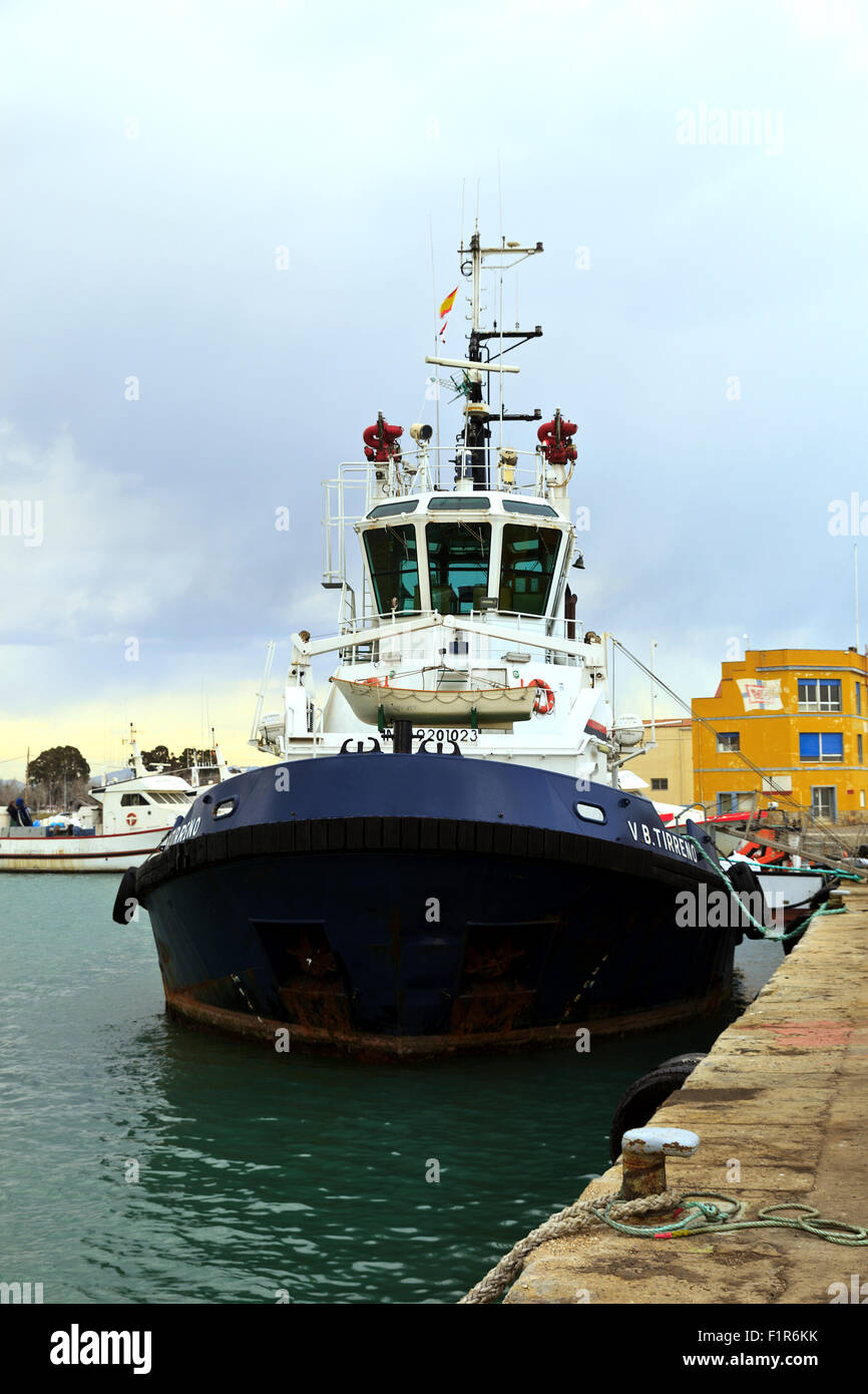 Schlepper vor Anker in Puerto de Burriana Stockfoto