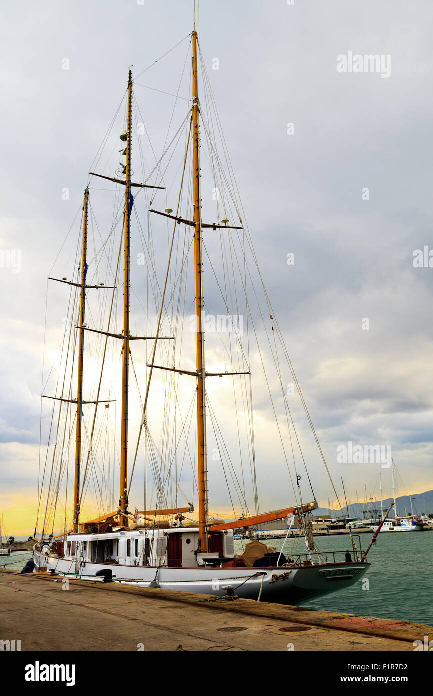 3 Masten Yacht ankern "Fleurtje" in Puerto de Burriana Stockfoto