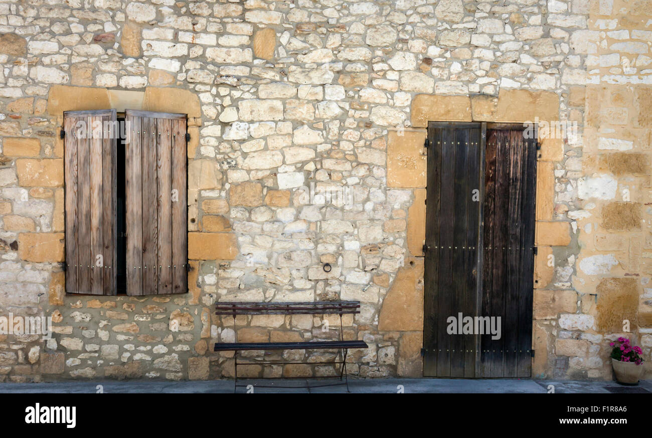 Fensterläden und Türen, Tarn-et-Garonne, midi-Pyrenäen, Südfrankreich, 2015 Stockfoto