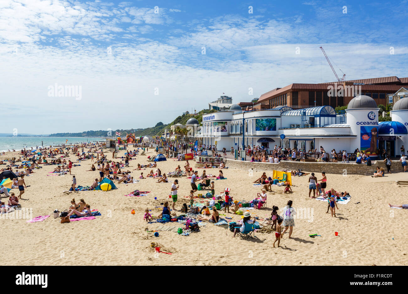 Den Strand und das Ozeanarium in Bournemouth, Dorset, England, UK Stockfoto