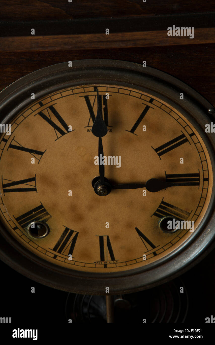 Antike Uhr Vorführung 03:00 Stockfoto
