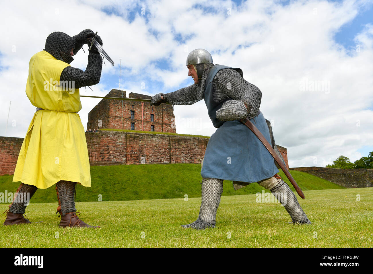 Reenactors mark 700 Jahre, da die Schotten unter der Leitung von Robert The Bruce Belagerung zu englischen Carlisle Castle legte Stockfoto