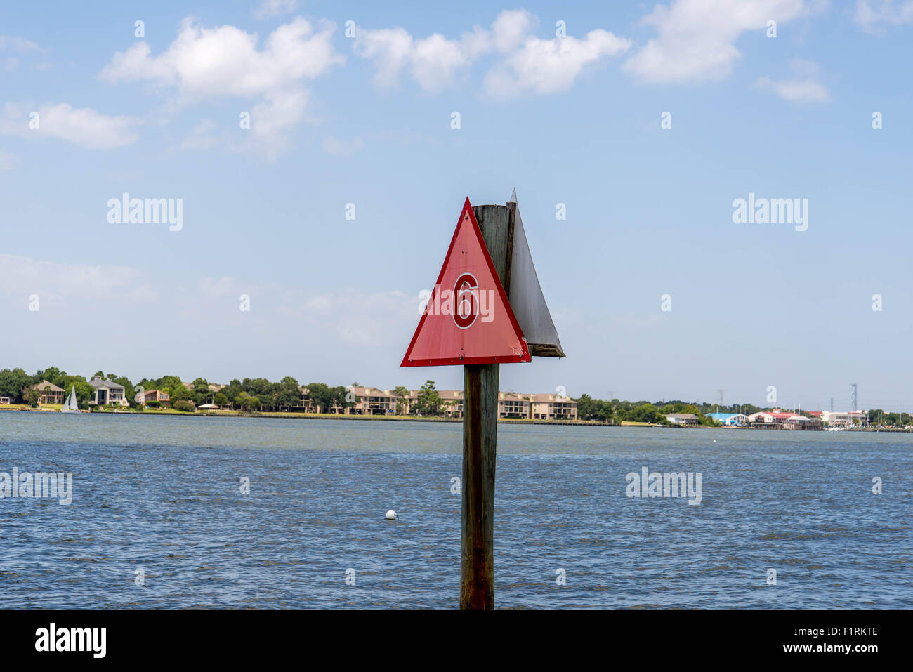 Rosa-Winkel-Freiwasser-marker Stockfoto