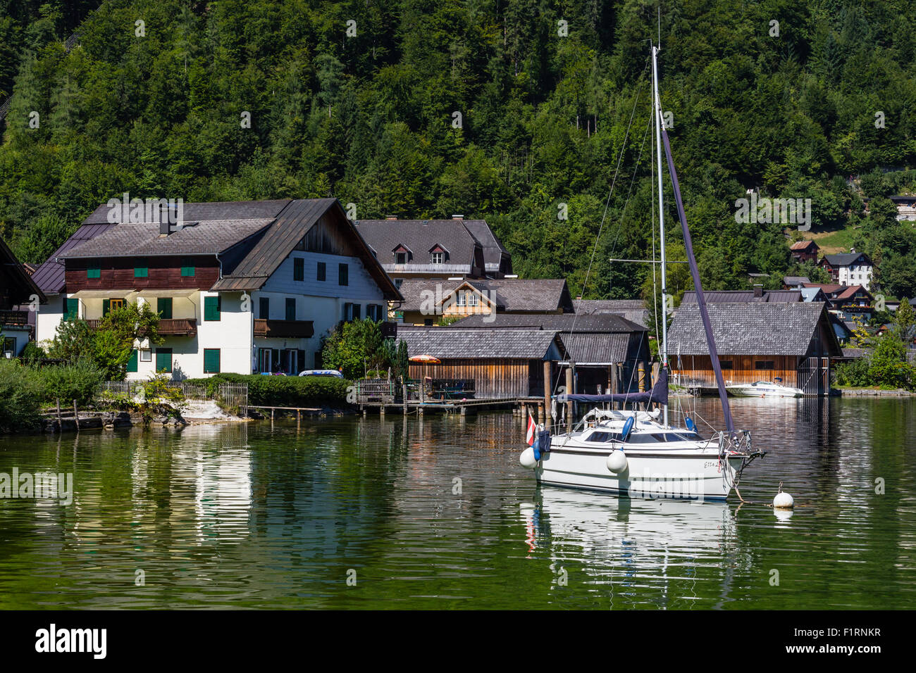 Das Boot auf dem See in Hallstatt Österreich Stockfoto