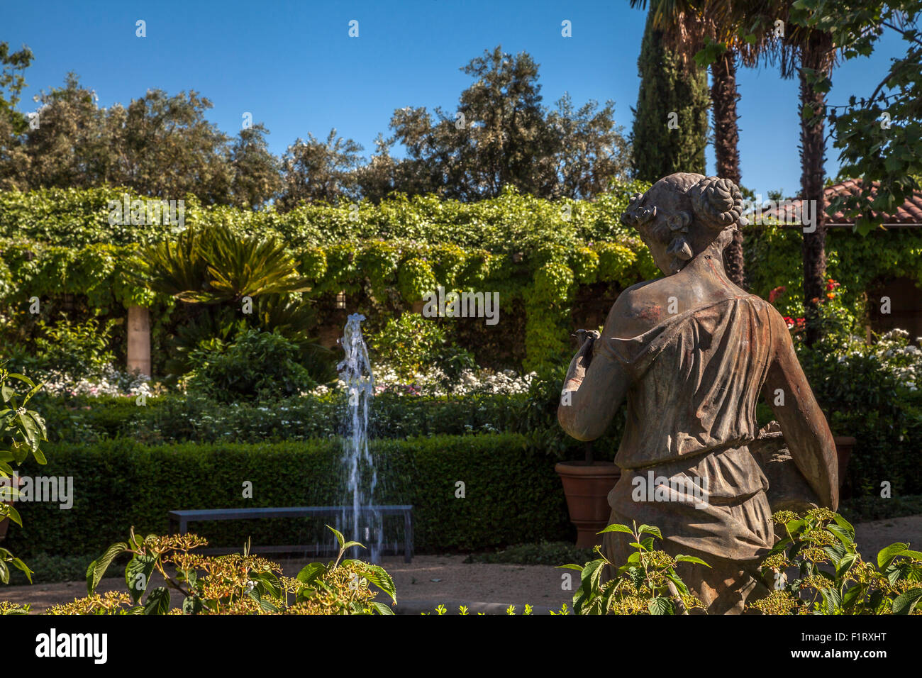 Statue im Garten des Château St. Jean Weinberge und Weinkeller, Kenwood, Sonoma, Kalifornien, USA Stockfoto