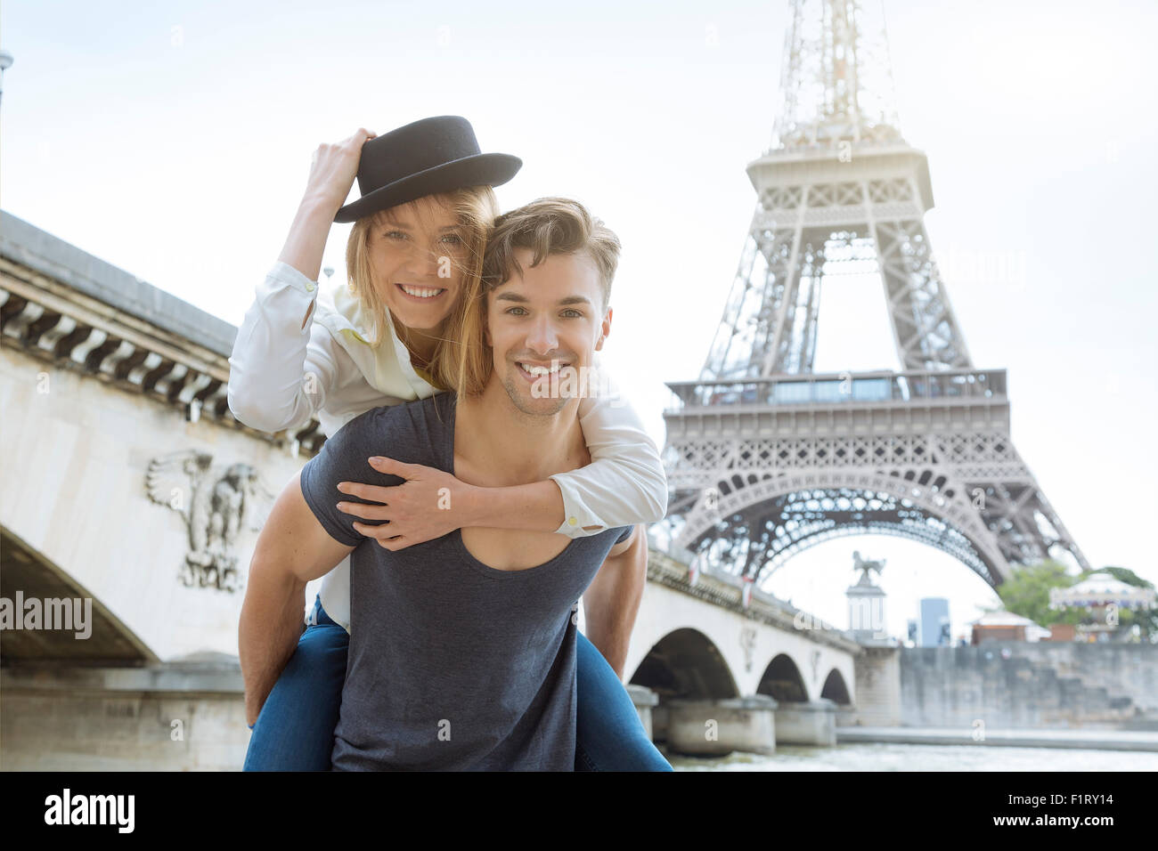 Paar Partnersuche in Paris Stockfoto