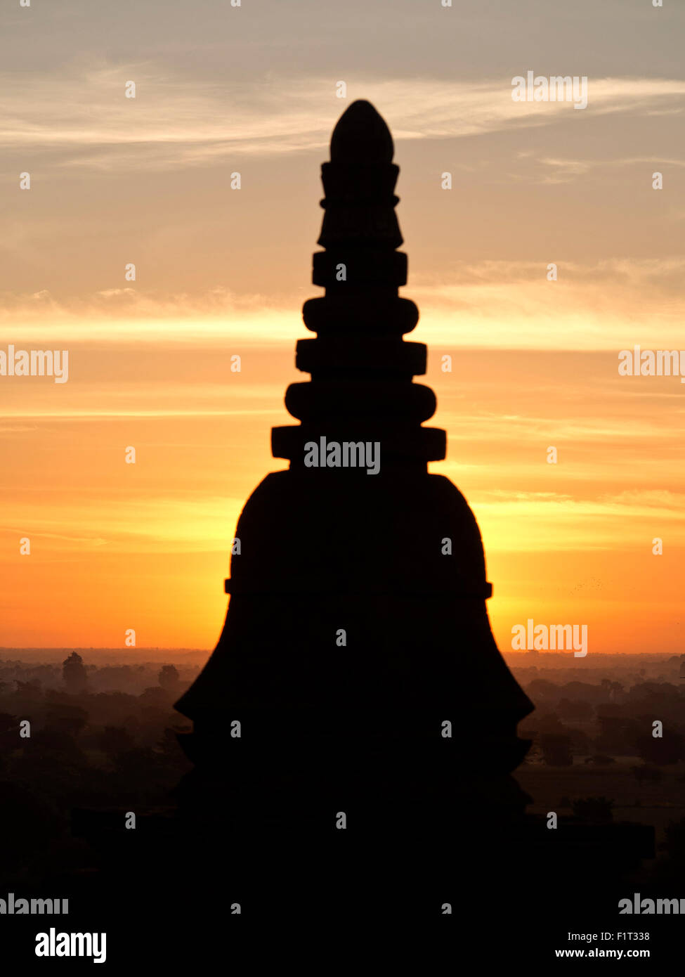 Sonnenaufgang in die buddhistischen Tempel von Bagan (Pagan), Myanmar (Burma), Asien Stockfoto