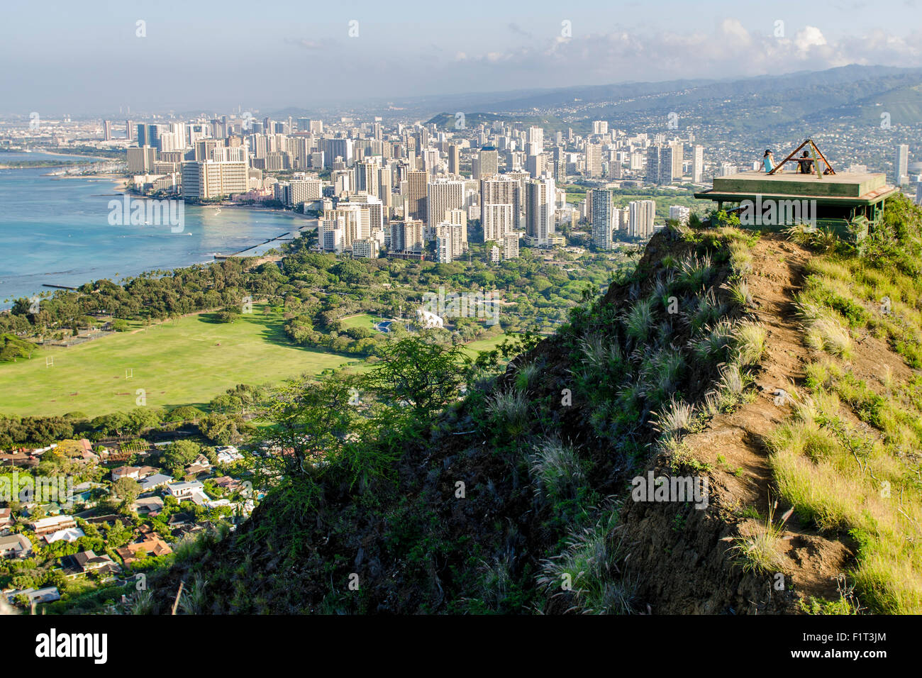 Honolulu aus auf Diamond Head State Monument (Leahi Krater), Honolulu, Oahu, Hawaii, Vereinigte Staaten von Amerika, Pazifik Stockfoto