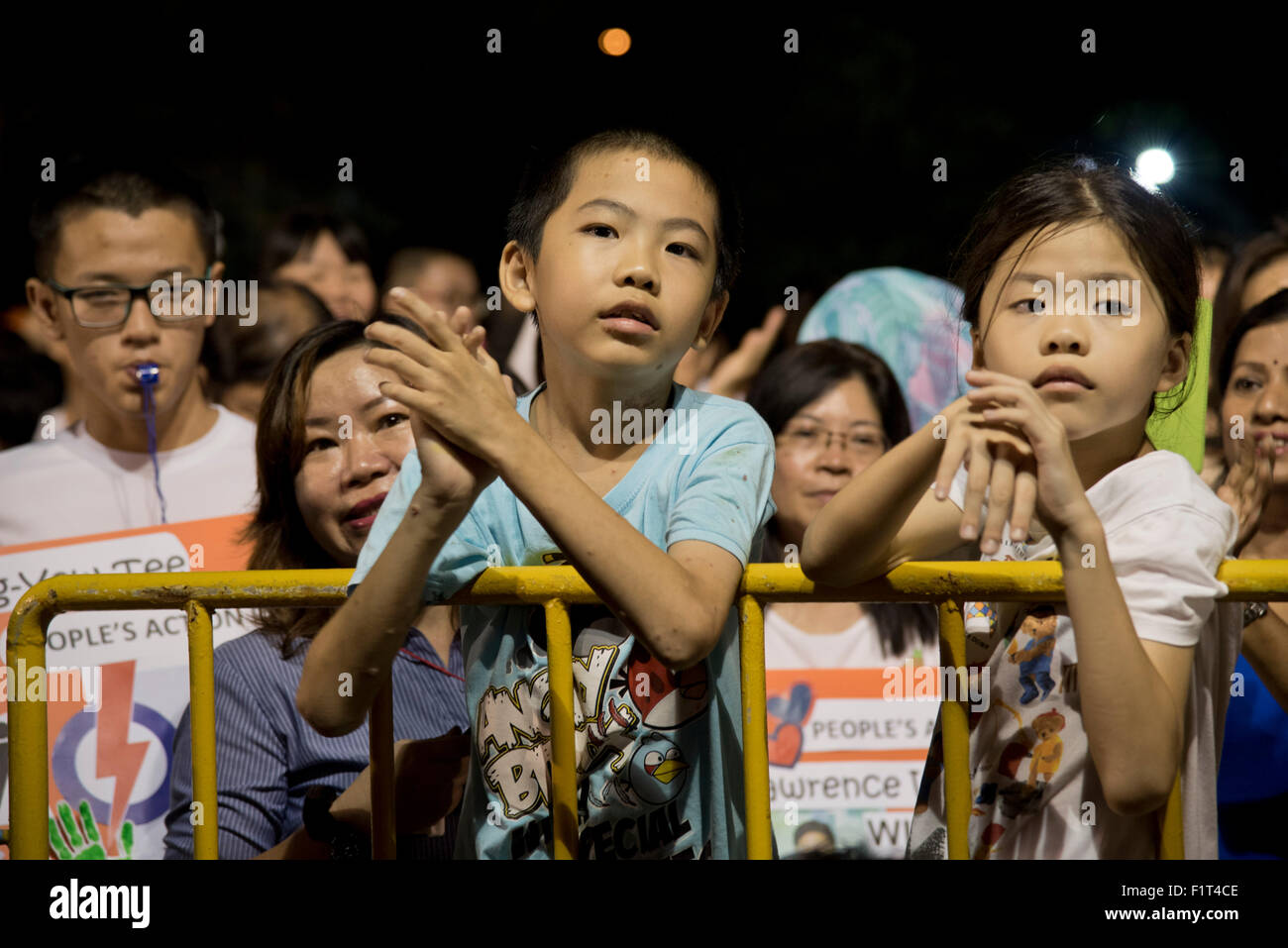 Kinder und Familien auf einer Wahlveranstaltung in Singapur Menschen Action Party (PAP) Stockfoto