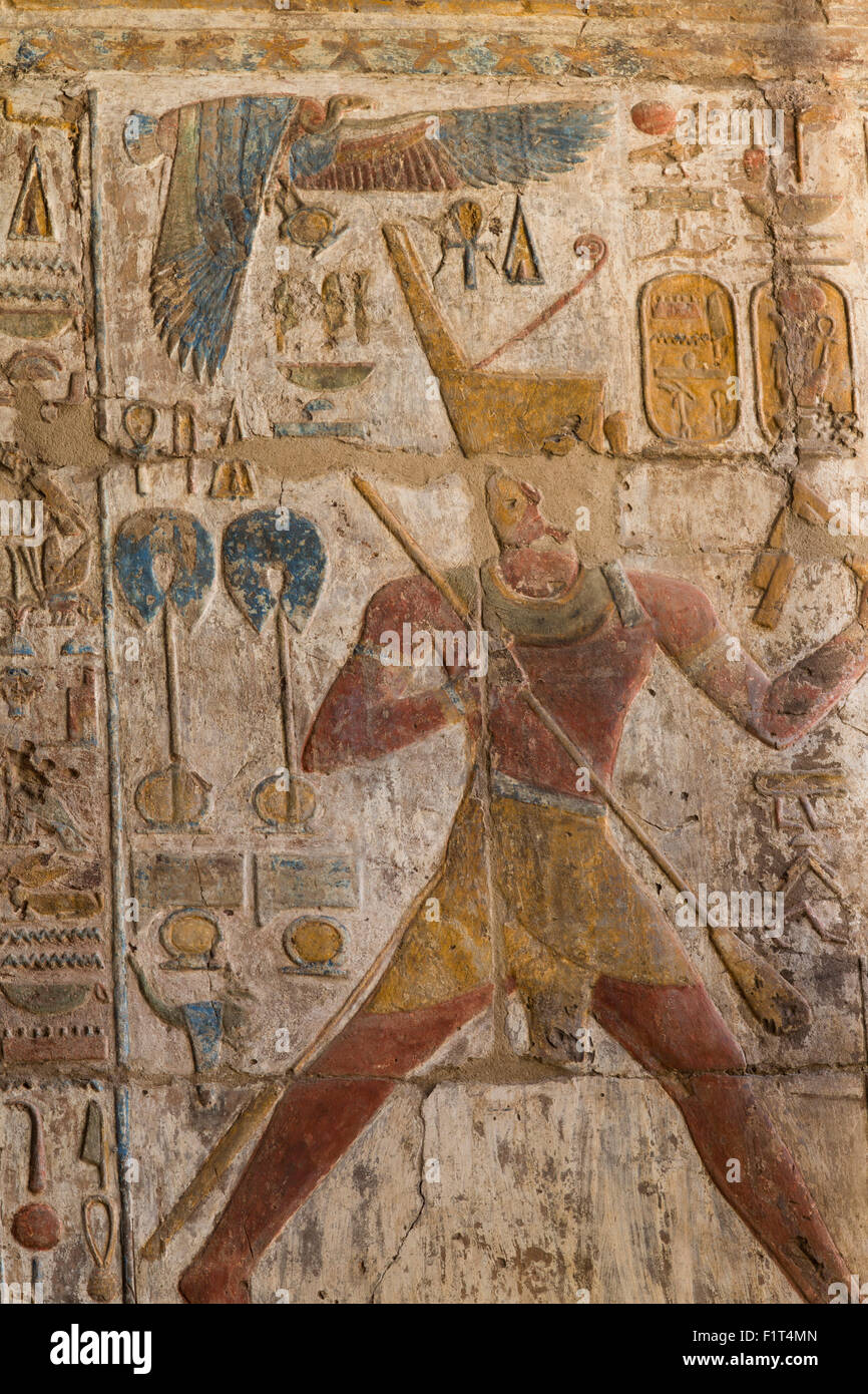 Bunte Flachrelief, Ramses II, Luxor-Tempel, Luxor, Theben, UNESCO-Weltkulturerbe, Ägypten, Nordafrika, Afrika Stockfoto