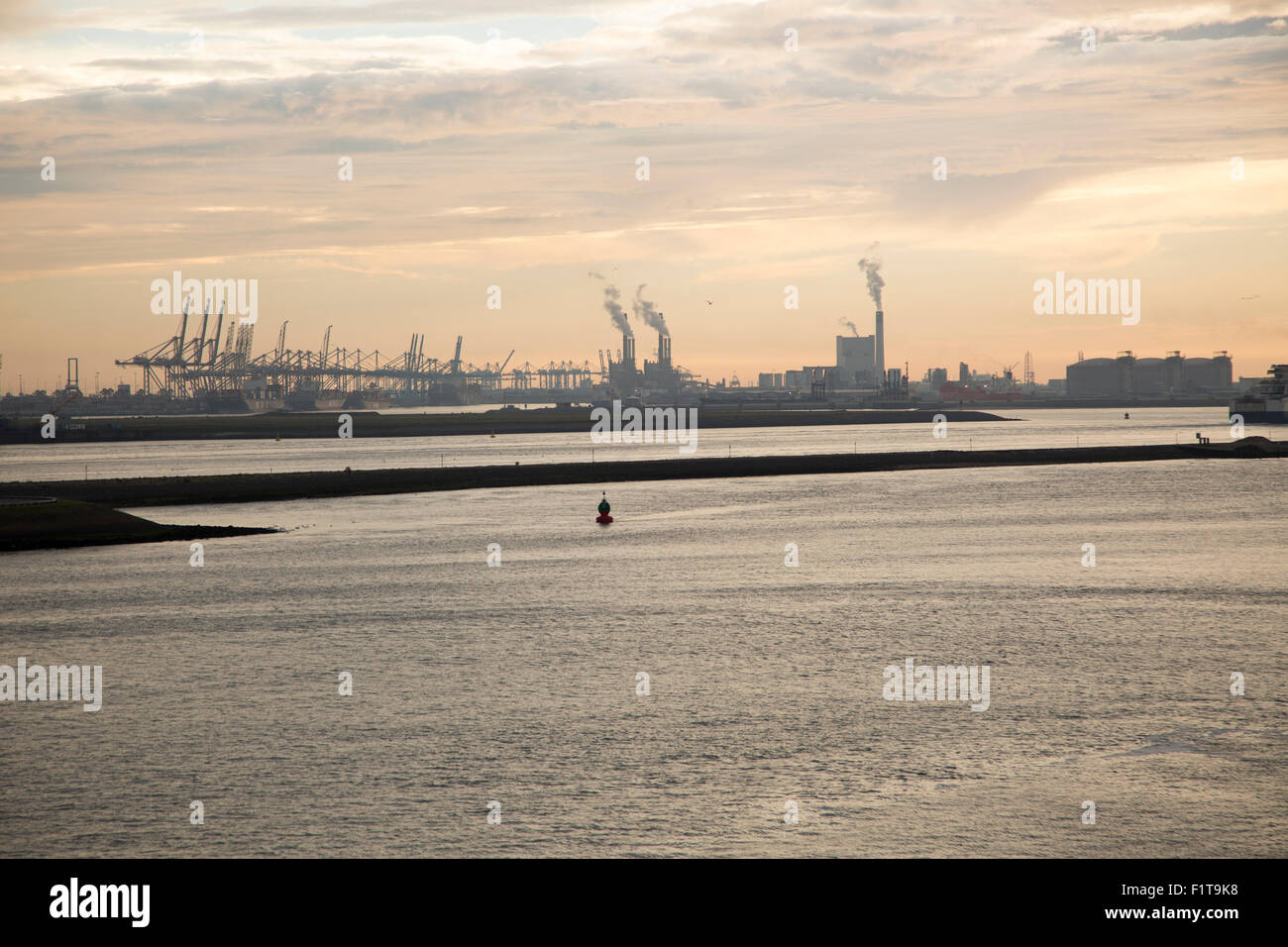 Schwerindustrie, Maasvlakte, Europoort, Hafen von Rotterdam, Hoek van Holland, Niederlande Stockfoto