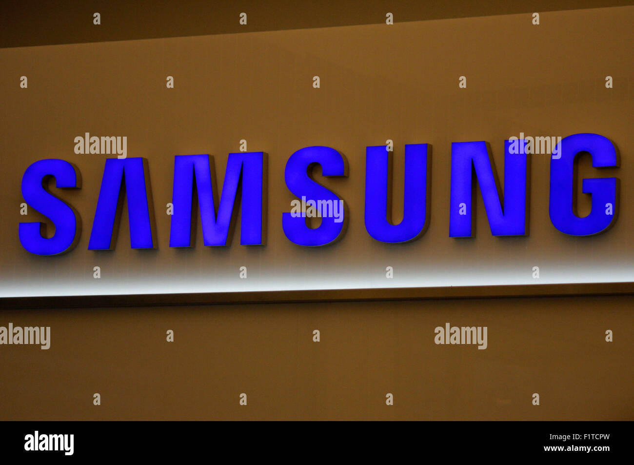 Markenname: "Samsung", November 2013, Berlin. Stockfoto