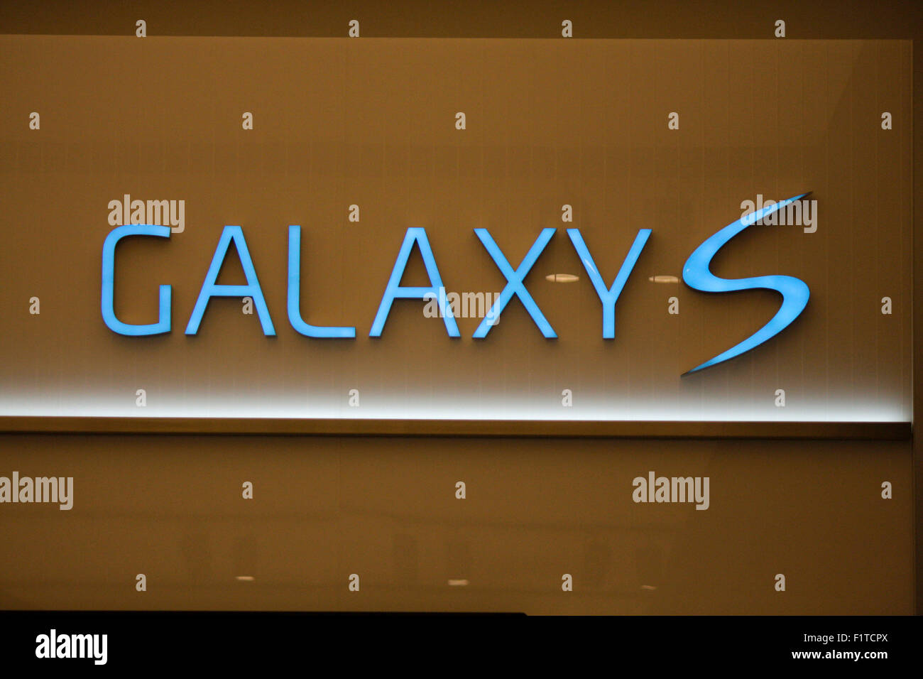 Markenname: "Galaxy S 4" von "Samsung", November 2013, Berlin. Stockfoto
