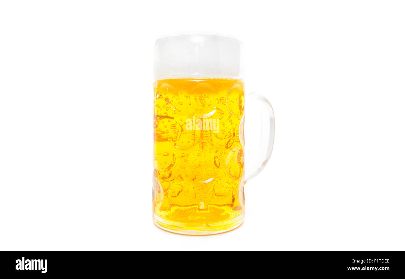 Typisch bayerisches Bierbecher. Alle auf weißem Hintergrund. Stockfoto