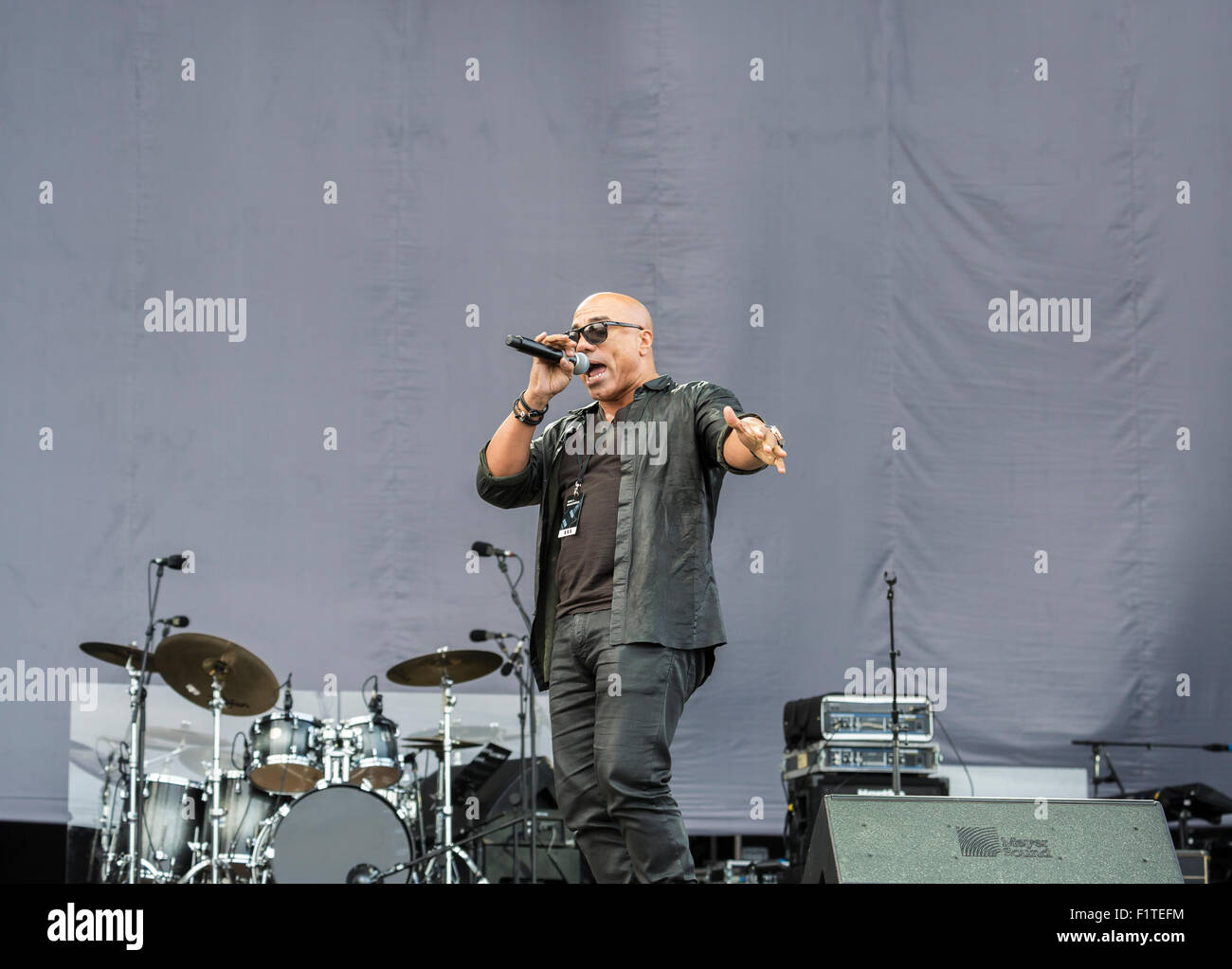 Ewhurst, Surrey, England, UK.  5. September 2015.  Noah Francis Johnson durchführt, singen live auf der Bühne im Rock ' n ' PS-Veranstaltung statt, an der Hurtwood Park Polo Club, Ewhurst, Surrey, UK.  Die Veranstaltung wurde zur Unterstützung der Prostate Cancer UK. Bildnachweis: Graham Lehrling/Alamy Live-Nachrichten Stockfoto