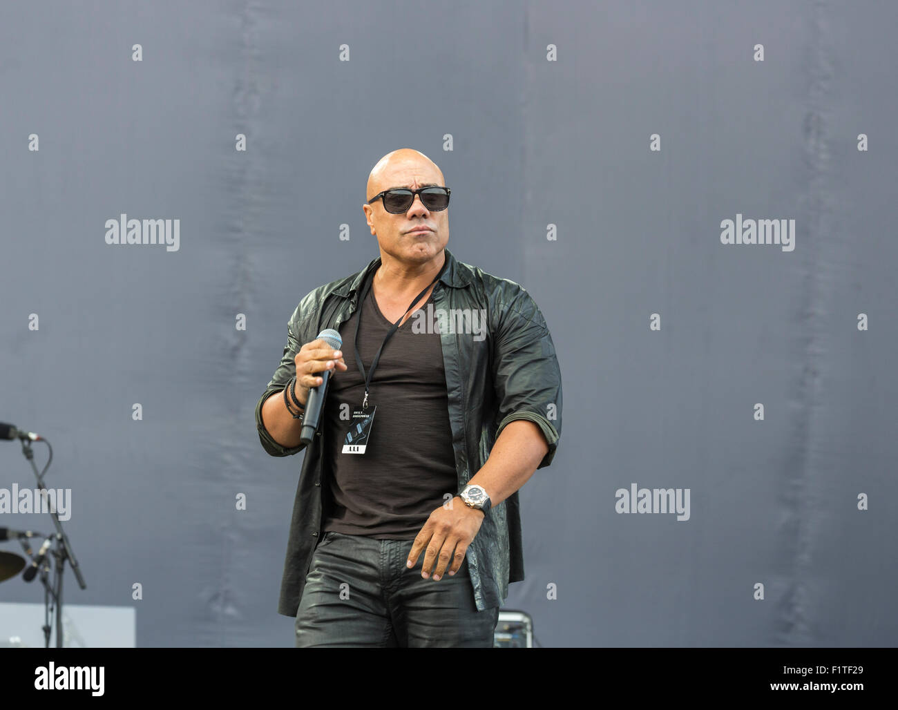 Ewhurst, Surrey, England, UK.  5. September 2015.  Noah Francis Johnson durchführt, singen live auf der Bühne im Rock ' n ' PS-Veranstaltung statt, an der Hurtwood Park Polo Club, Ewhurst, Surrey, UK.  Die Veranstaltung wurde zur Unterstützung der Prostate Cancer UK. Bildnachweis: Graham Lehrling/Alamy Live-Nachrichten Stockfoto