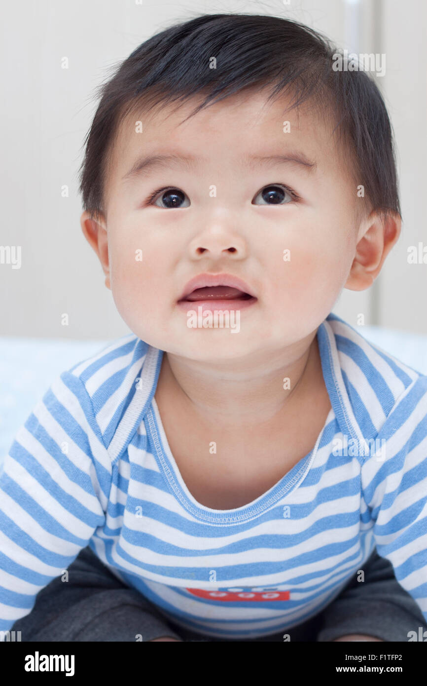 Nahaufnahme eines niedlichen chinesischen Baby jungen Stockfoto