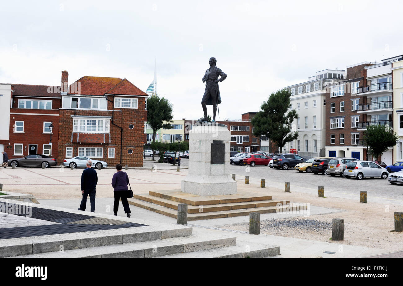 Altes Portsmouth Hampshire - Statue von Admiral Lord Horatio Nelson auf alte Portsmouth Stockfoto