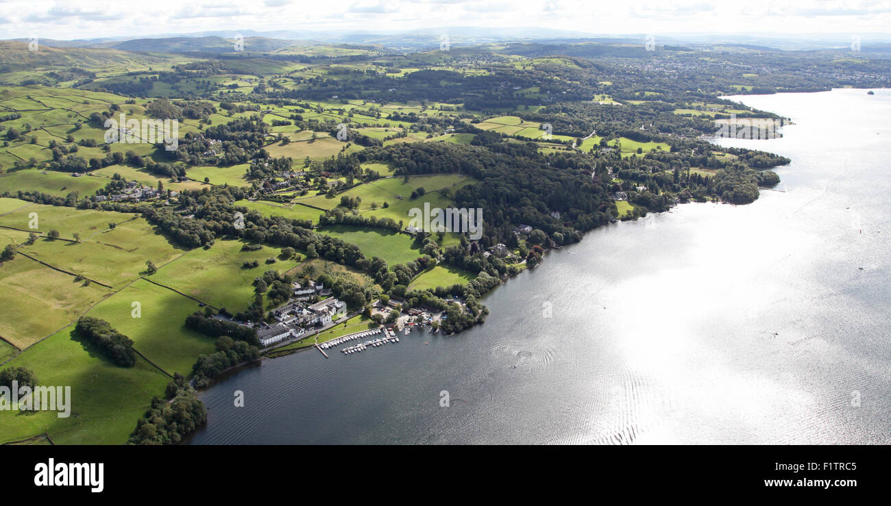 Luftaufnahme des Low-Holz-Wassersport-Zentrum und Lake Windermere, Cumbria, UK Stockfoto