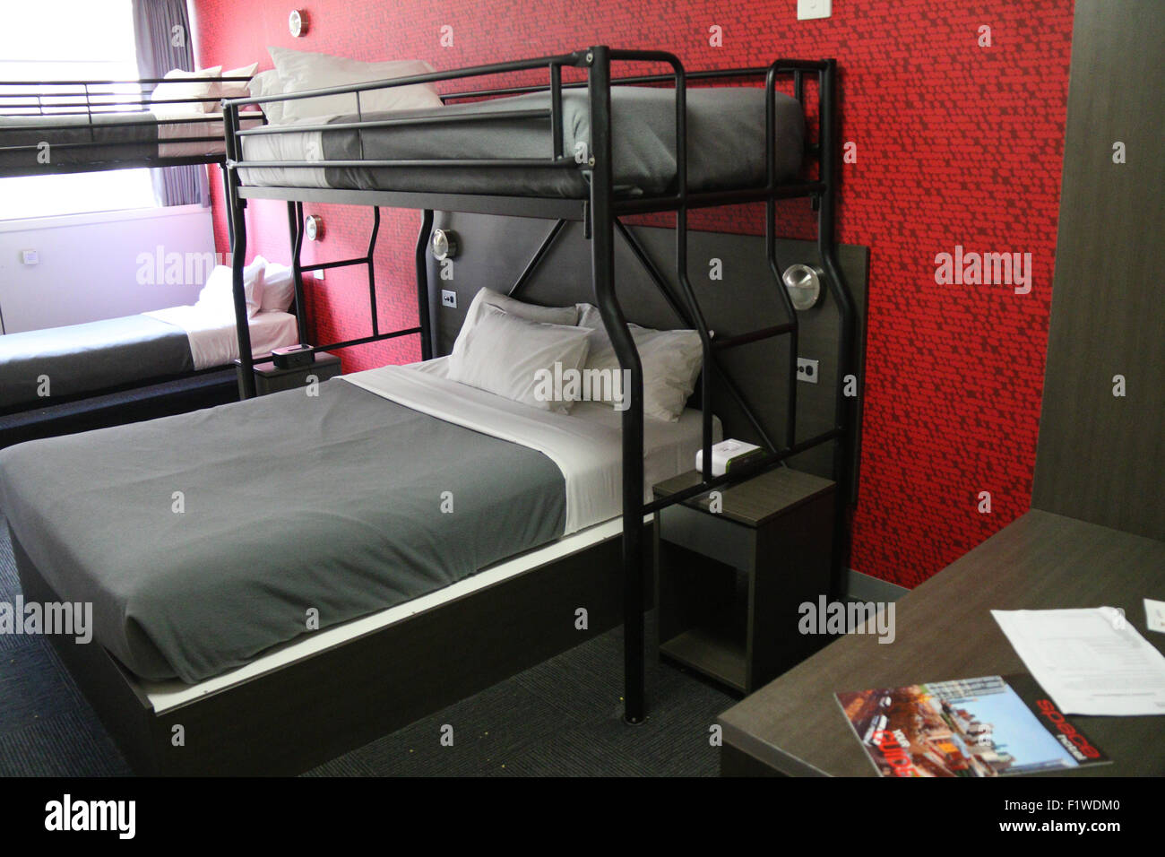 Ein Zimmer im Studentenwohnheim im Raum Hotel 380 Russell Street, Melbourne. Stockfoto