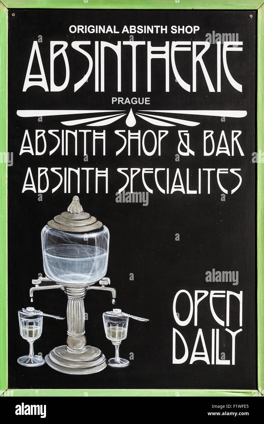 Schild einen Absinth-Shop, Prag, Tschechische Republik. Stockfoto