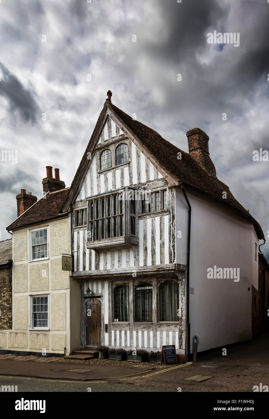 Lavenham, ein Dorf und Zivilgemeinde in Suffolk, England bekannt für seine 15. Jahrhundert Kirche, Fachwerkhaus mittelalterliche Häuser. Stockfoto