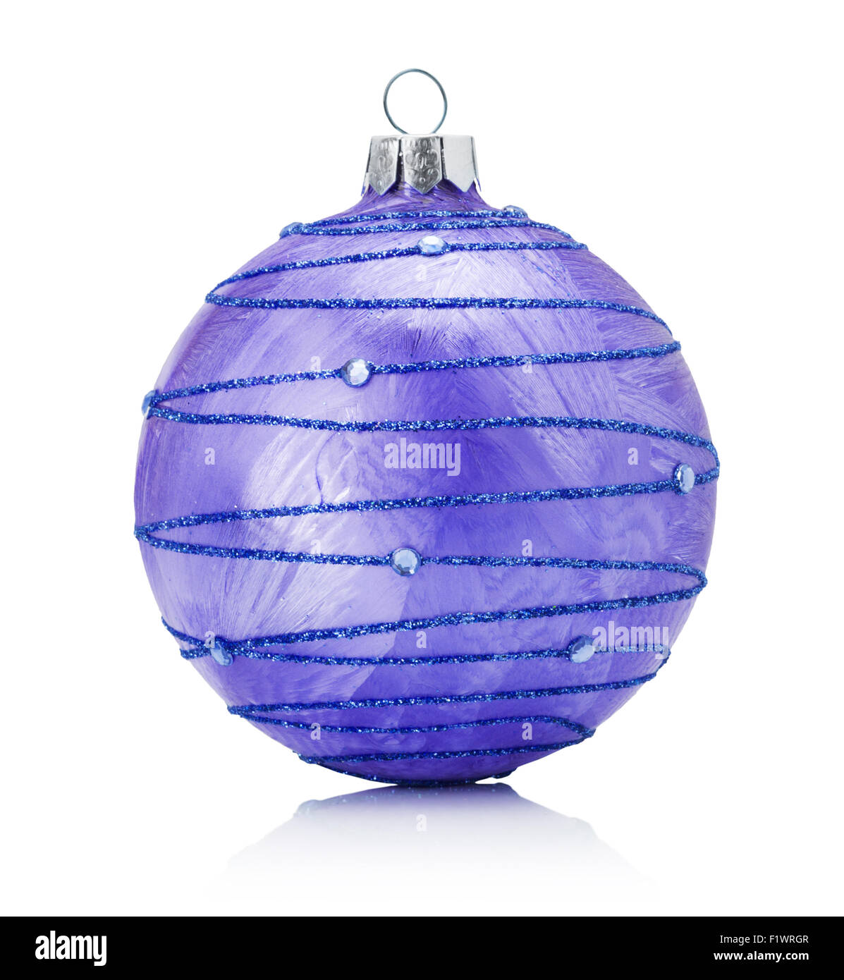 Blue Christmas Ball auf dem weißen Hintergrund isoliert Stockfoto