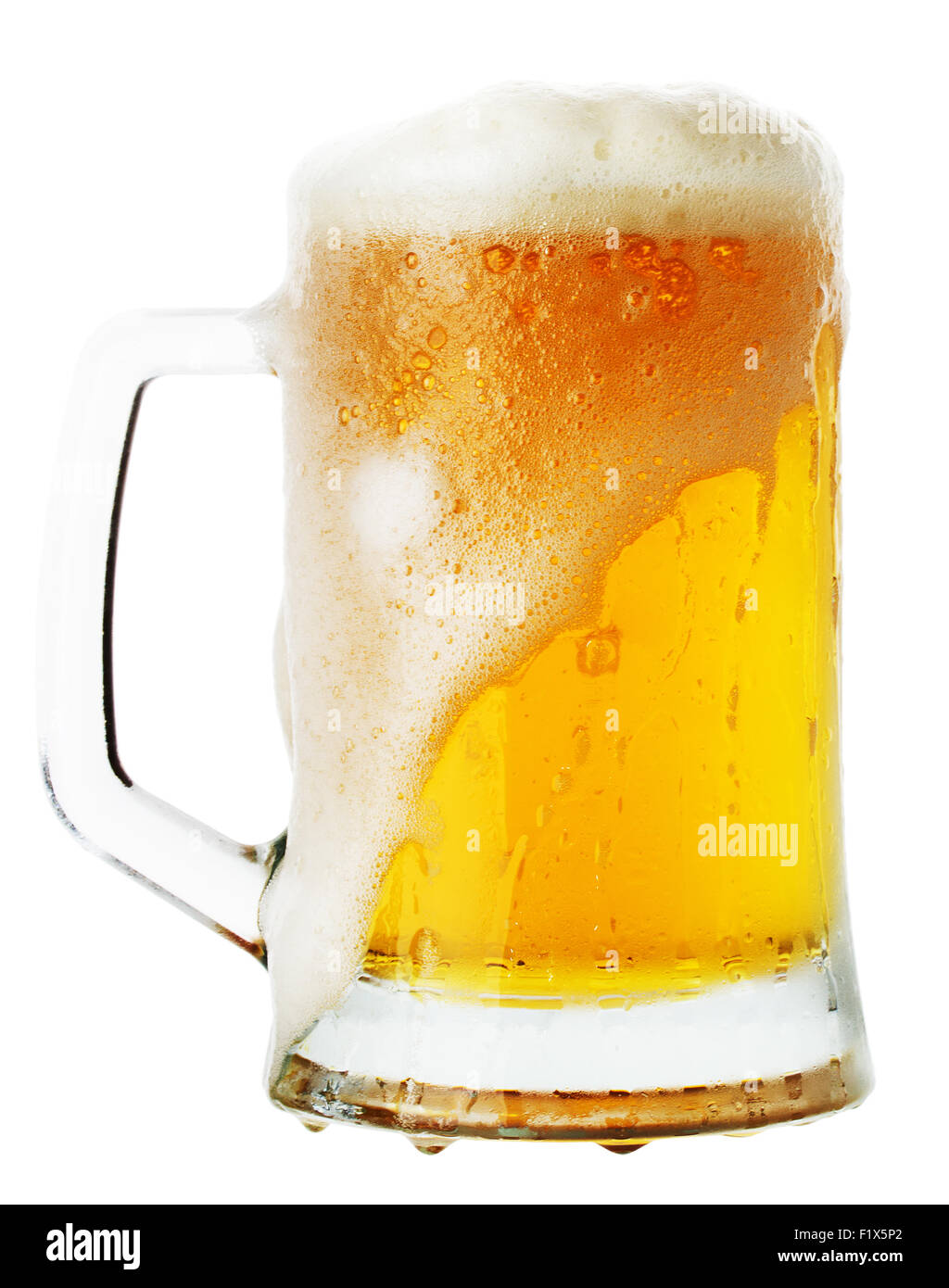 Krug Bier auf dem weißen Hintergrund isoliert. Stockfoto