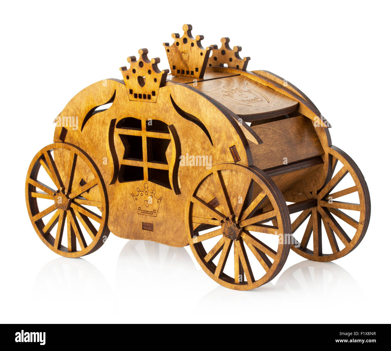 Holzmodell des Beförderungsvertrages isoliert auf weißem Hintergrund. Stockfoto