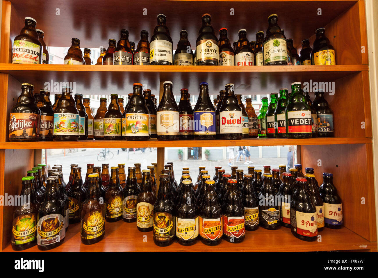 Belgisches Bier in einem Geschäft Stockfoto