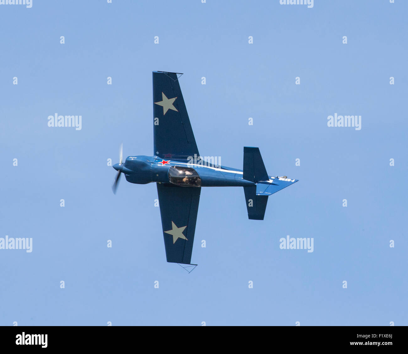 Mudry CAP-232 Kunstflug Flugzeug Reg F-GXDB fliegen auf der Airshow 2015 Shoreham Stockfoto