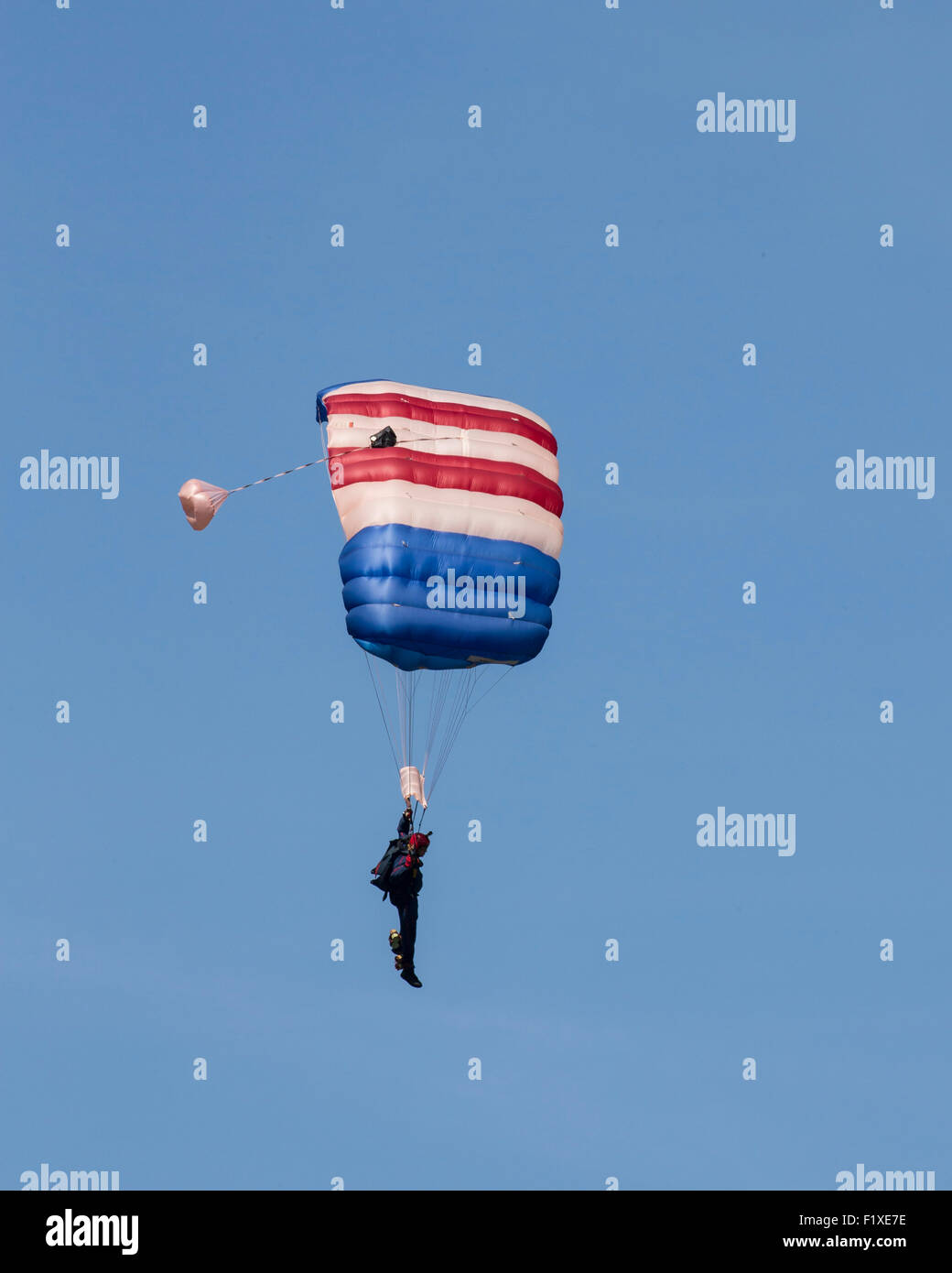 Die Royal Air Force Falcons Fallschirm Display Team auf der Airshow 2015 Shoreham Stockfoto